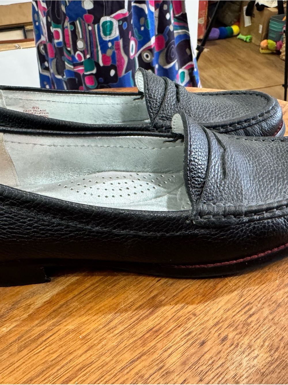 Marc Joseph women’s Black Leather Penny Loafers, 6.5 - Picture 2 of 3